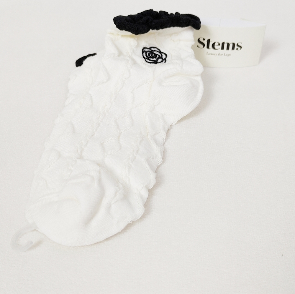 NEW! Stems Women's Camellia Flower Socks Ankle Cable Knit Socks Ivory White